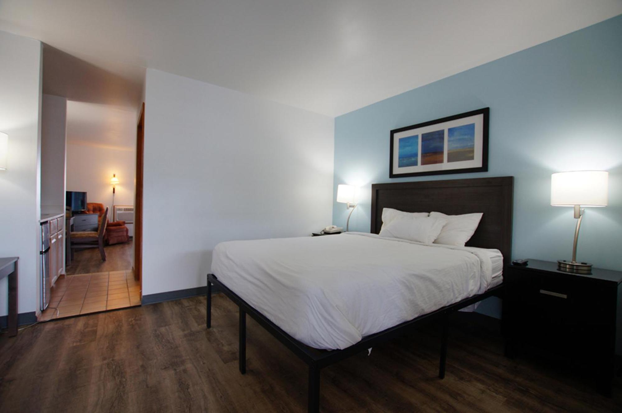 Snyders Shoreline Inn Ludington Extérieur photo