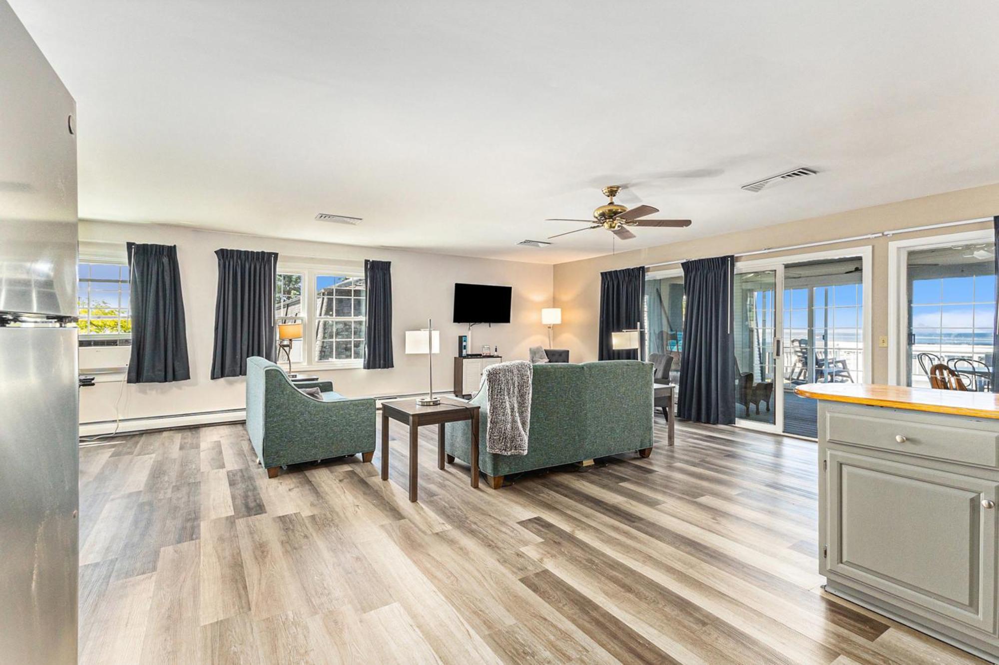 Snyders Shoreline Inn Ludington Extérieur photo