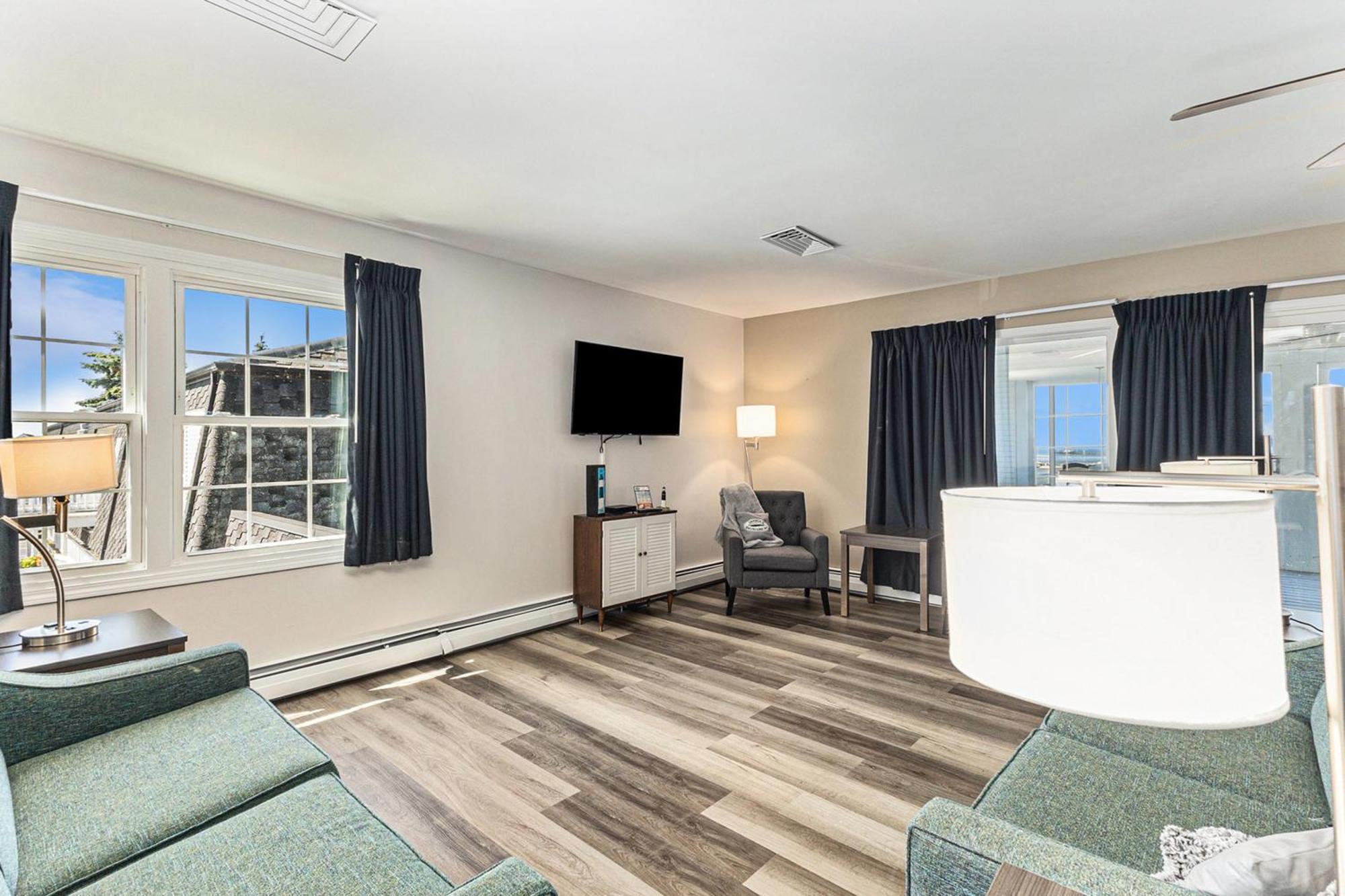 Snyders Shoreline Inn Ludington Extérieur photo