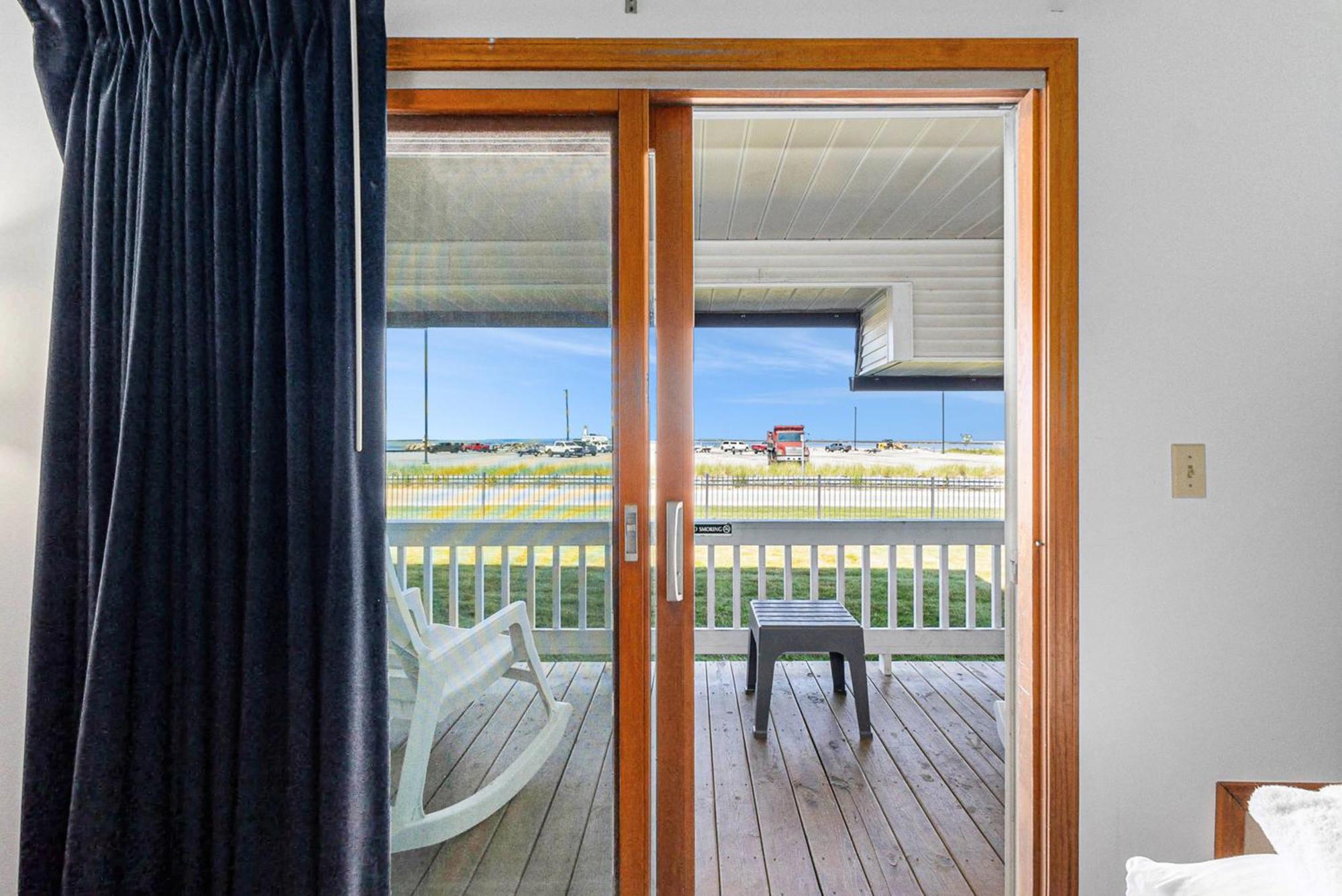 Snyders Shoreline Inn Ludington Extérieur photo