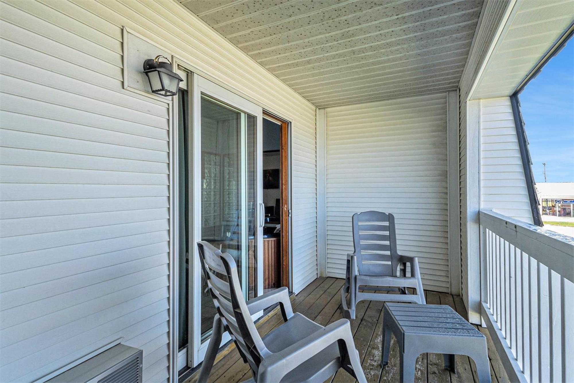 Snyders Shoreline Inn Ludington Extérieur photo